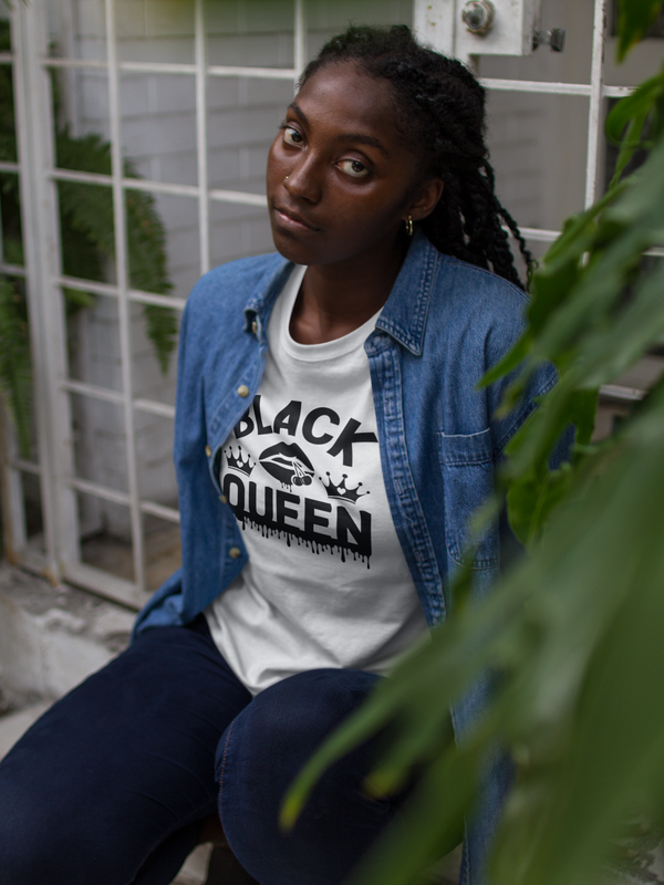 Black queen Unisex t-shirt